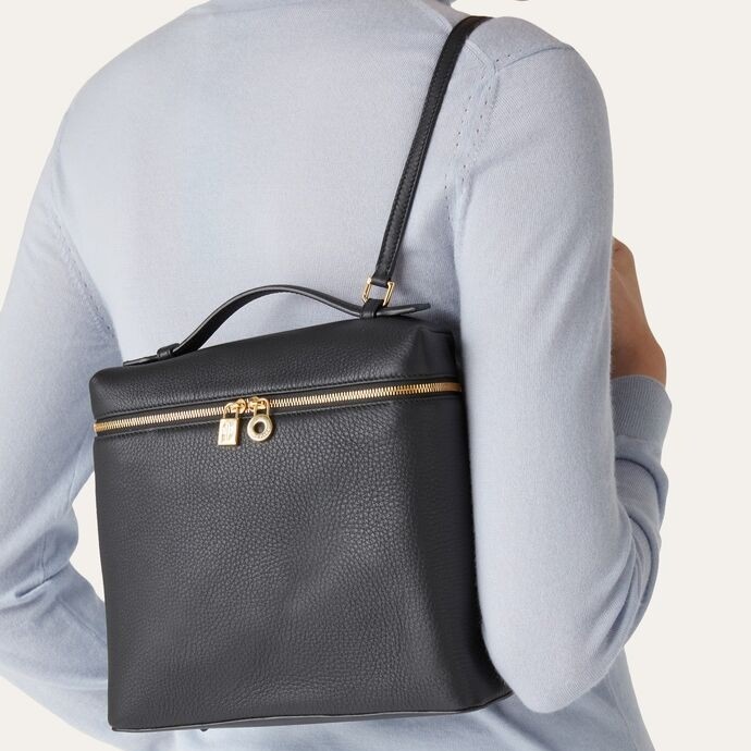 [True-to-ORIGINAL]L0r0 P1ana Extra Pocket Backpack Black  For Women 9.1 in/ 23 cm FAN4041 8000