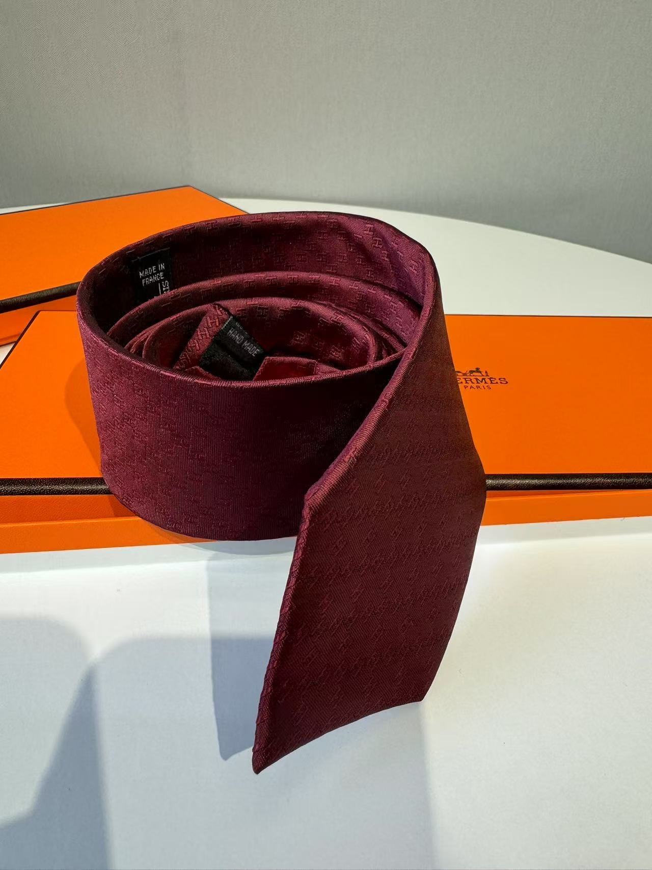 H**me5 Faconnee H Tie Red For Men