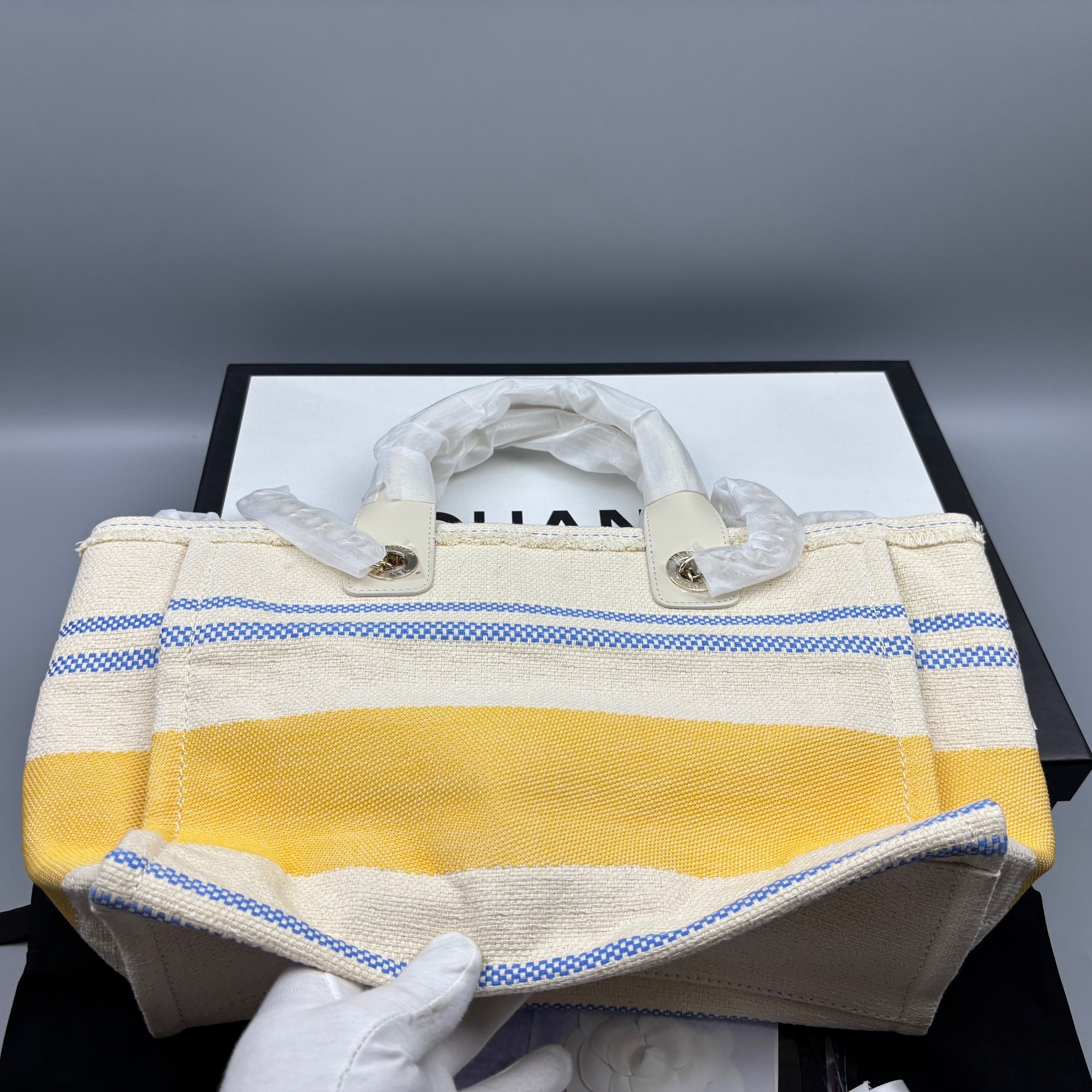 Ch**el Large Deauville Tote Bag Sand For Women 35cm/14in