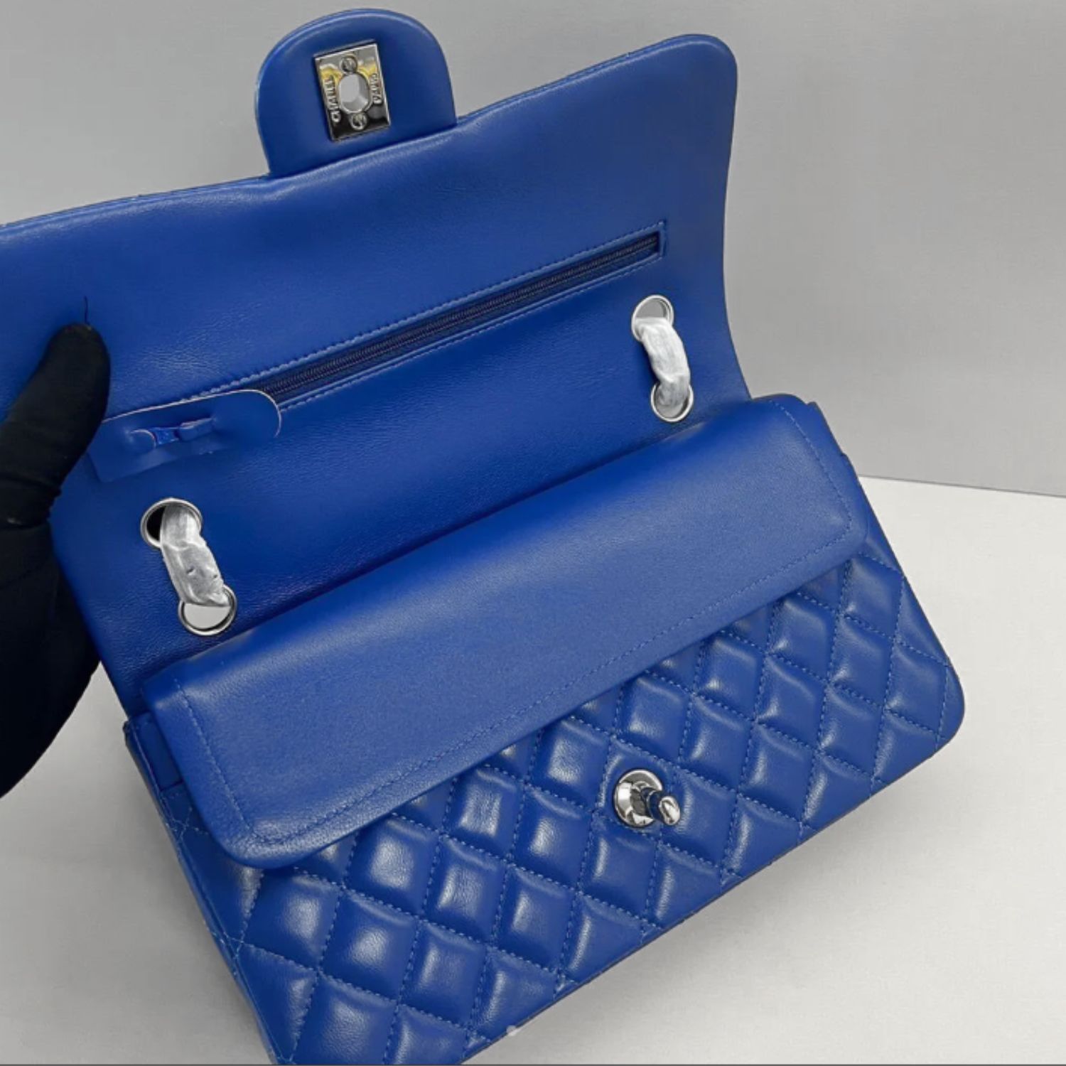 Ch**el Classic Handbag Navy Blue For Women, Women’s Bags, Shoulder And Crossbody Bags 10.2in/26cm A01112