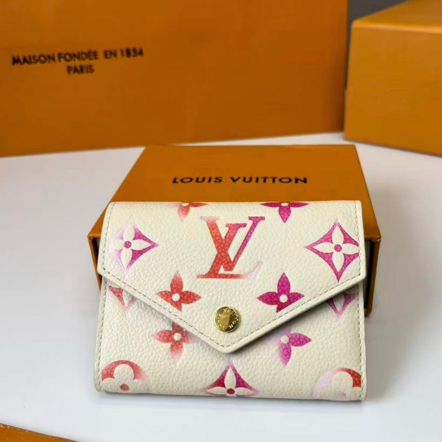 L0vis Vvtt0n Victorine Wallet Cream For Women 4.7 Inches/ 12 Cm M83507