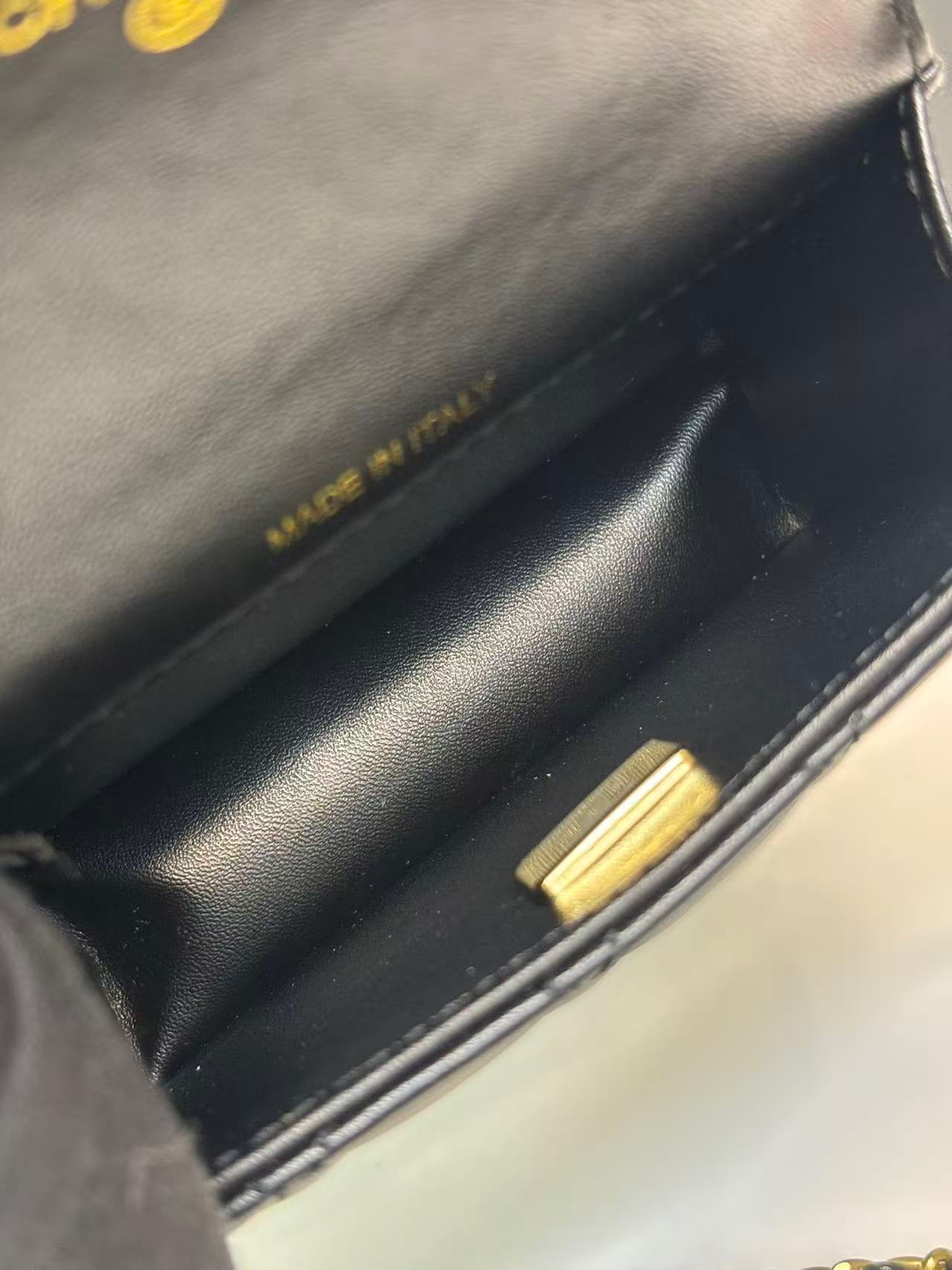 Ch**el CO-CO Clutch With Chain 9.5cm/3.7in Gold Toned Hardware For Women Black