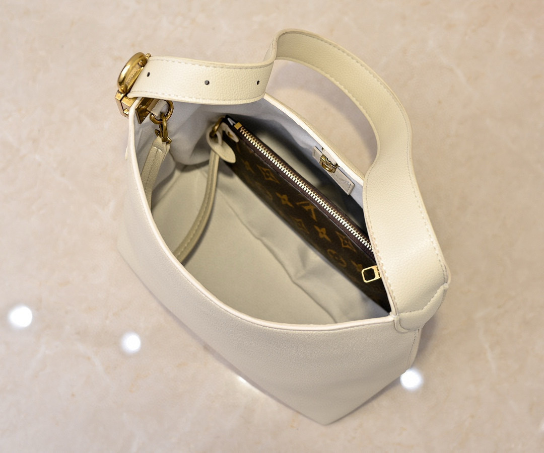 L0vis Vvtt0n Low Key Hobo MM Beige For Women M25022 12.2in/31cm