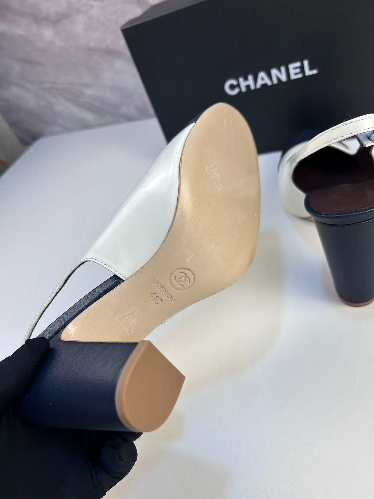 Ch**el Slingbacks White And Dark Blue For Women – G45564 B15702 NV160 – 41 EU – 10 US – 25.5 Cm – 10 In