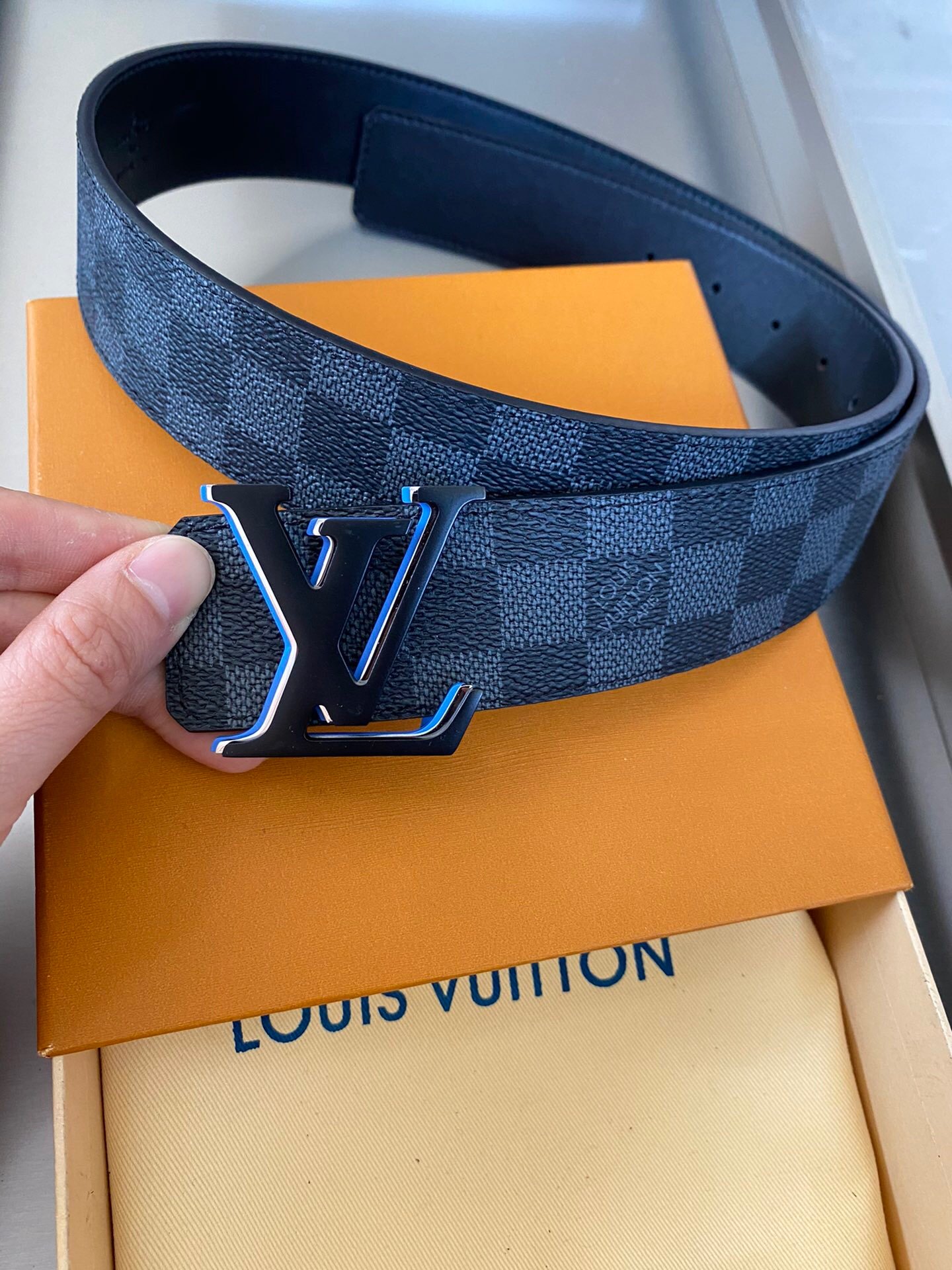 L0vis Vvtt0n Initiales Reversible LV Belt Damier Graphite with Black Toned Hardware