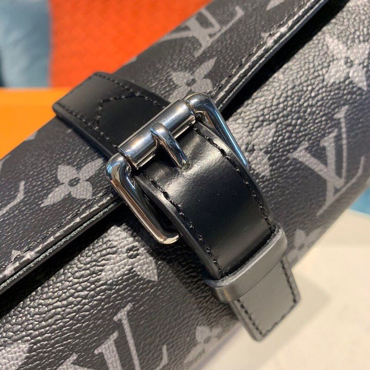 L0vis Vvtt0n 3 Watch Case Monogram Eclipse Canvas For Men, Men’s Bags, Luggage 7.9in/20cm LV M43385