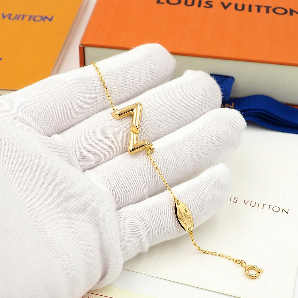 L0vis Vvtt0n Bracelet