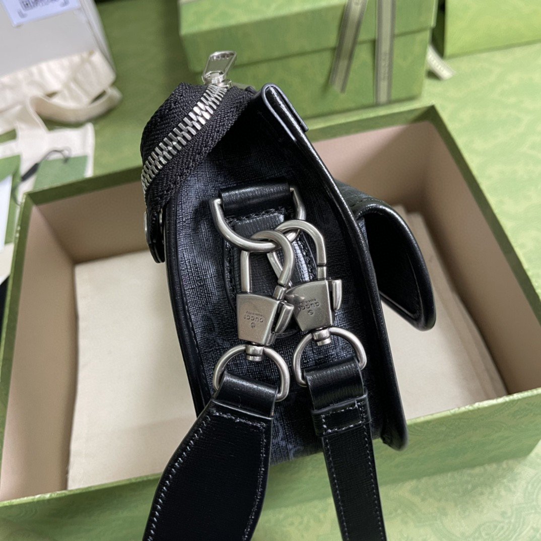 Gvc*1 Messenger Bag With Interlocking G Black Svp*me Canvas For Men 8in/21cm 674164 92THN 1000