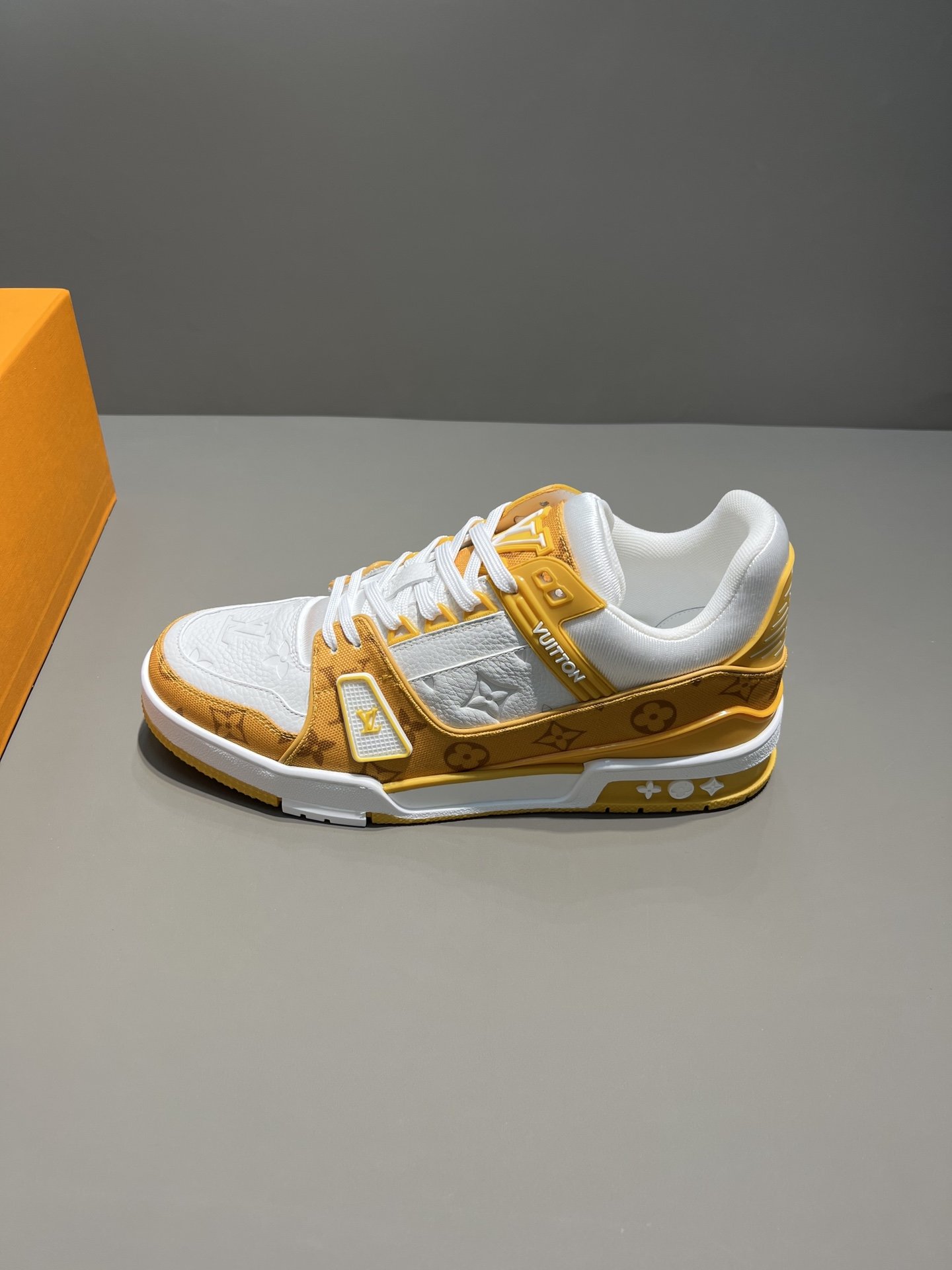 L0vis Vvtt0n Trainer Sneaker Monogram Denim Yellow Virgil Abloh For Men LV 1A9JHJ