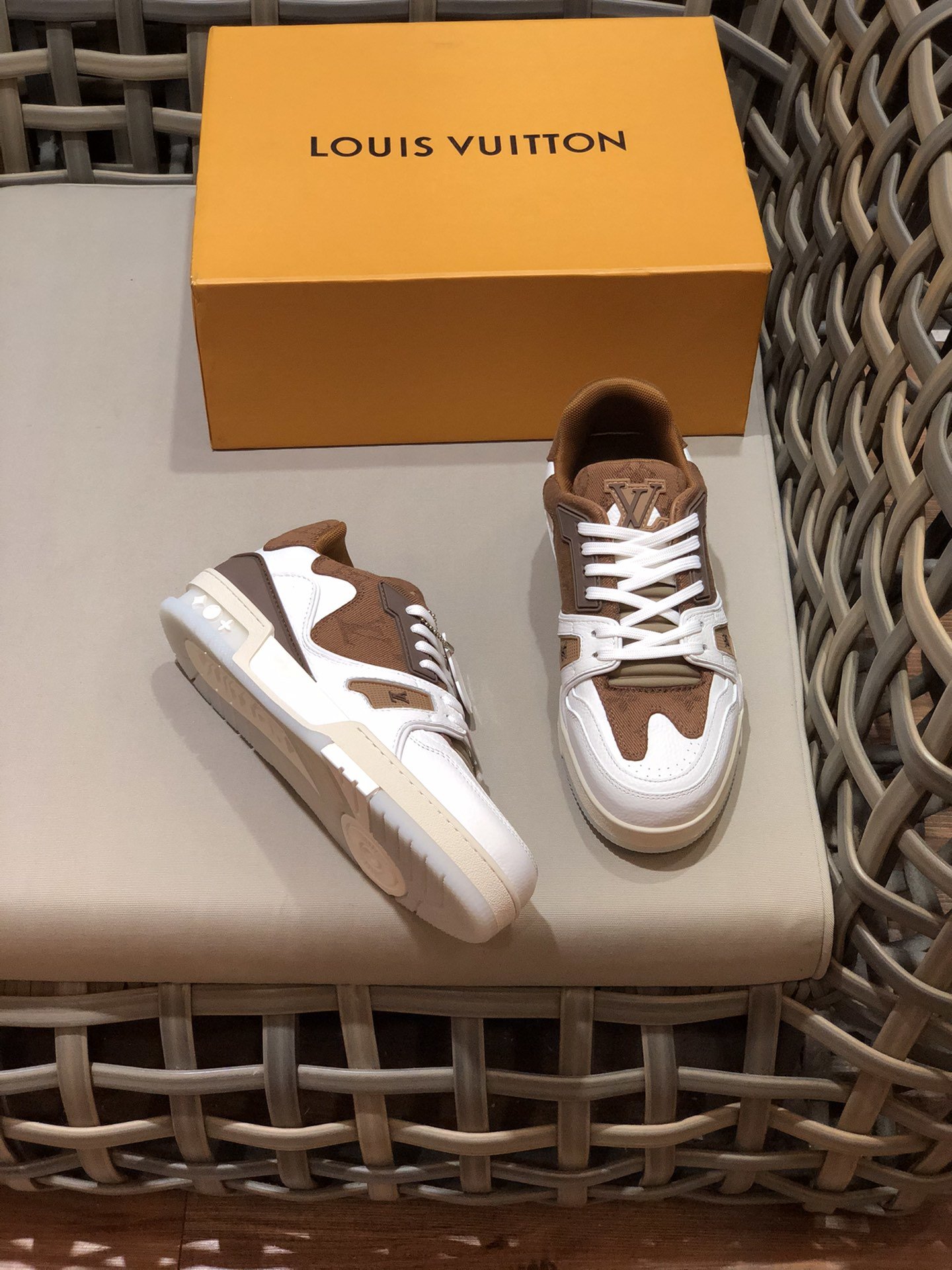 L0vis Vvtt0n Trainer Sneaker Rubber Monogram White/Brown Virgil Abloh For Men LV