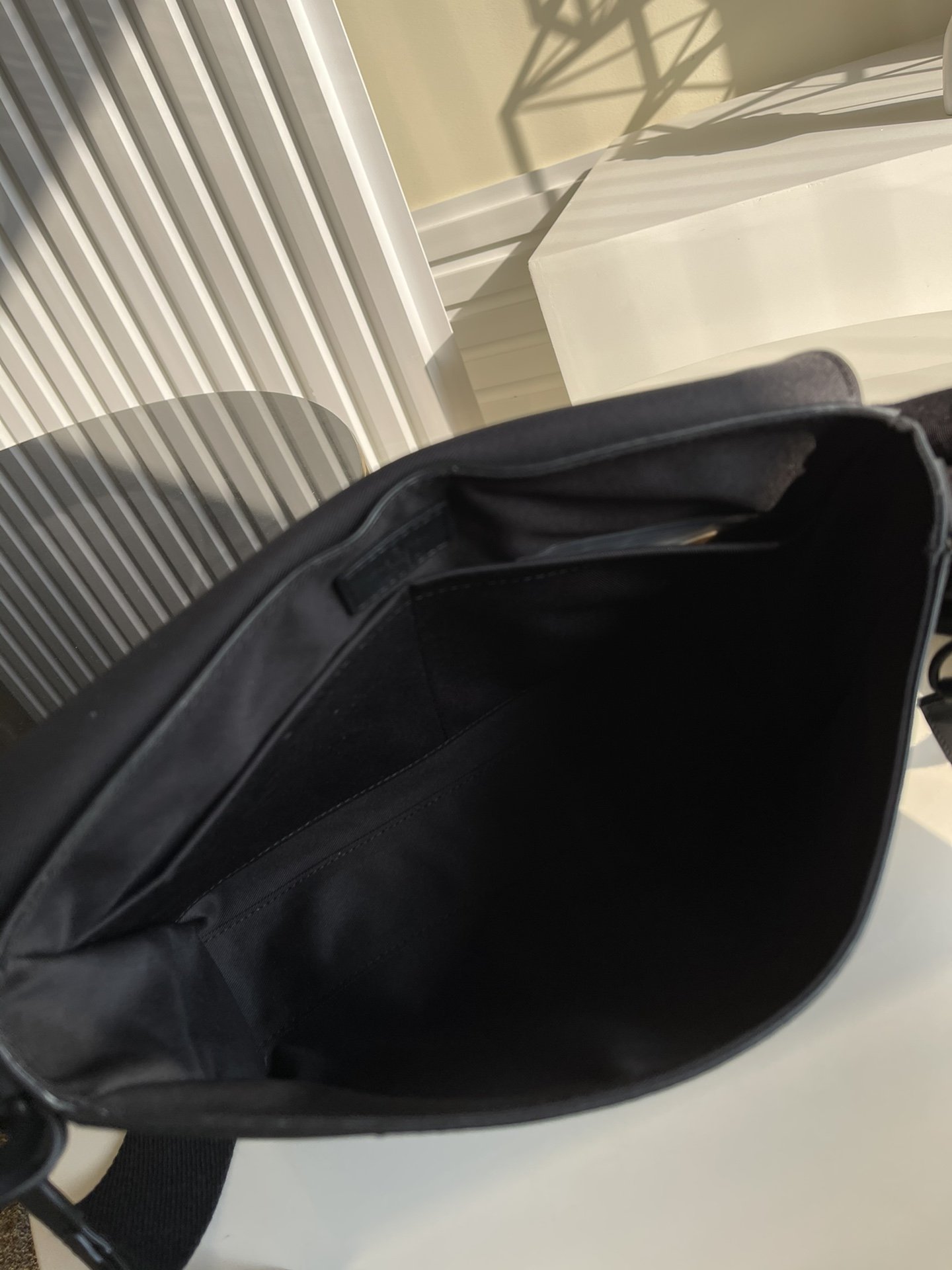 L0vis Vvtt0n Messenger Grain Black For Men, Men’s Bags, Shoulder And Crossbody Bags 11in/28cm LV M57080