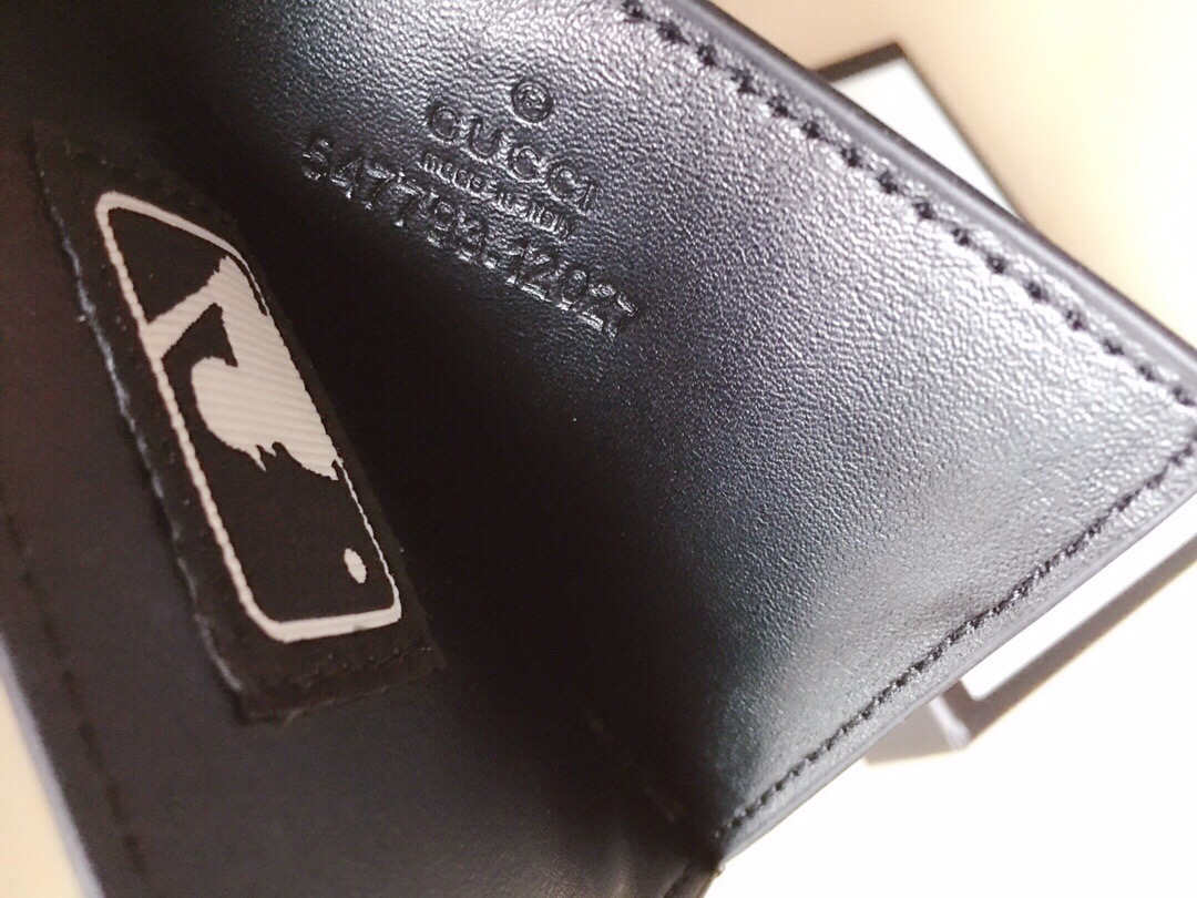 Gvc*1 GG Embossed Card Case Black With Green LA For Men 4in/10cm GG