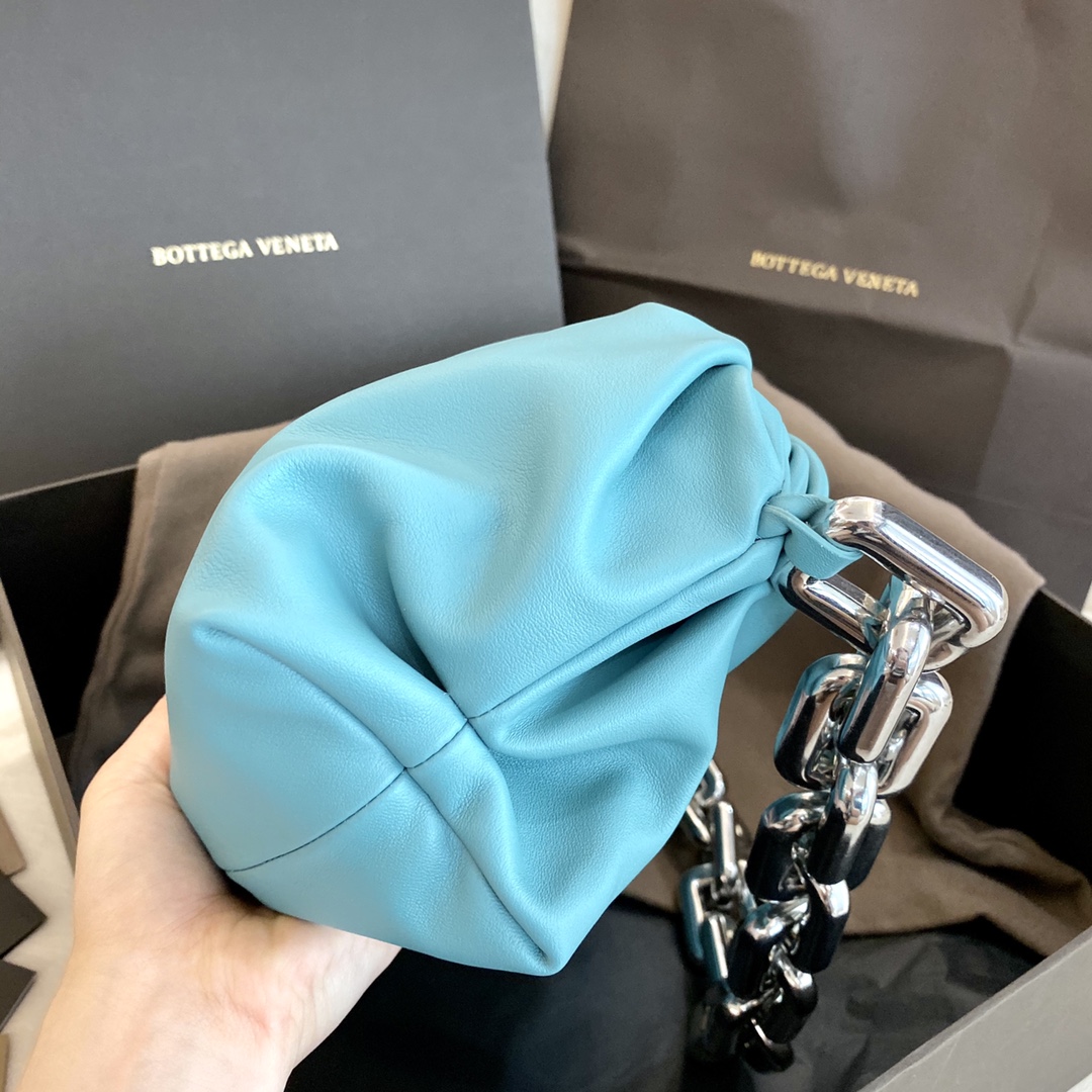 B0tt*ga Ven*ta Chain Pouch Red, For Women, Women’s Bags 12.2in/31cm