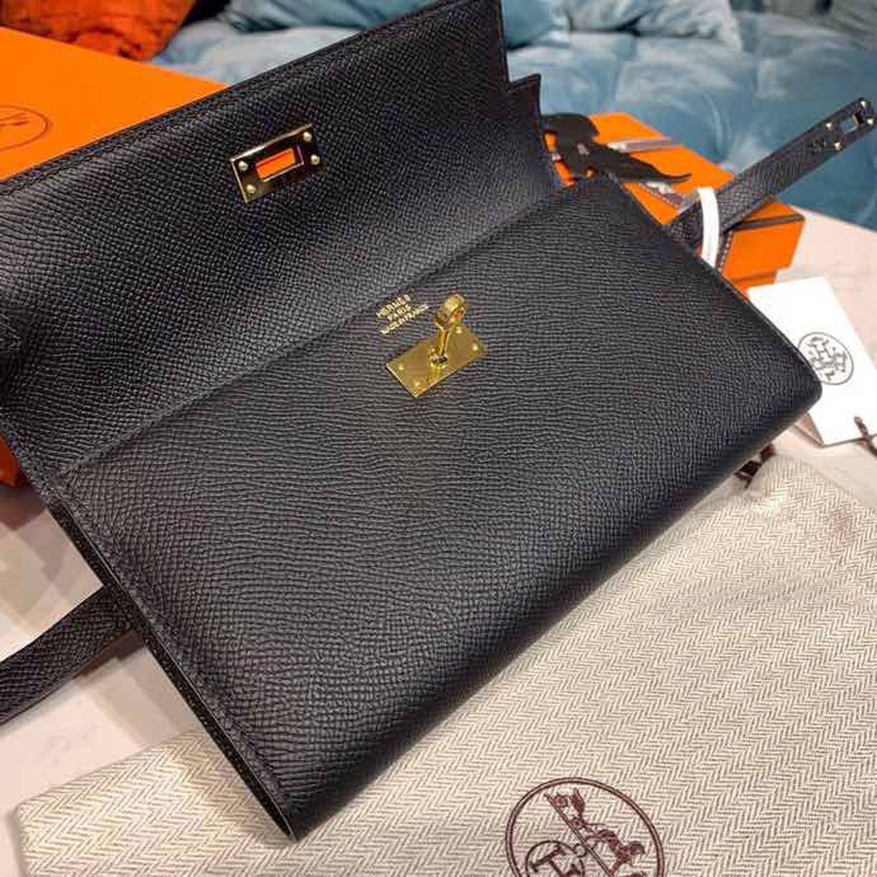 H**me5 Kelly Wallet To Go Woc Black With Gold Toned Hardware Bag For Women 8.2in/21cm