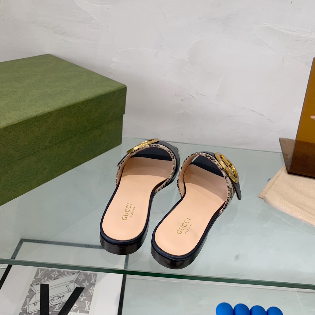 Gvc*1 Blondie Matelasse Canvas Slide Sandal Black For Women GG