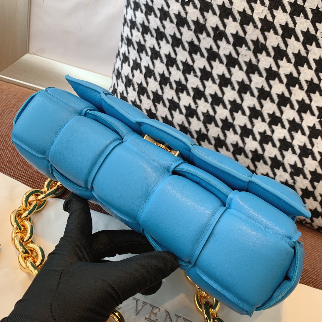 B0tt*ga Ven*ta Chain Cassette Blue, For Women, Women’s Bags 10.2in/26cm