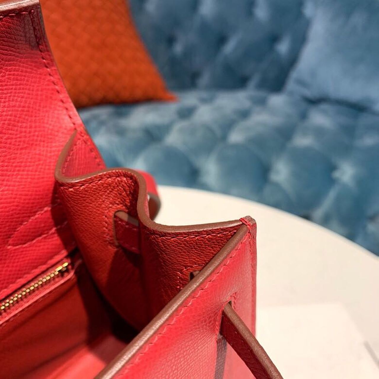 H**me5 Kelly Tomate For Women Gold Toned Hardware 10in/25cm