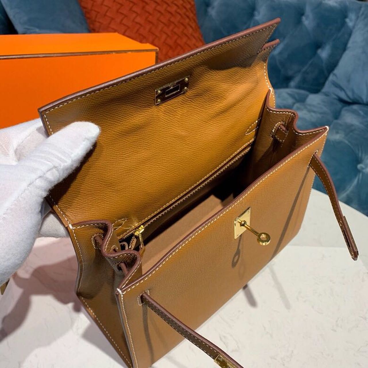 H**me5 Kelly Gold For Women Gold Toned Hardware 10in/25cm