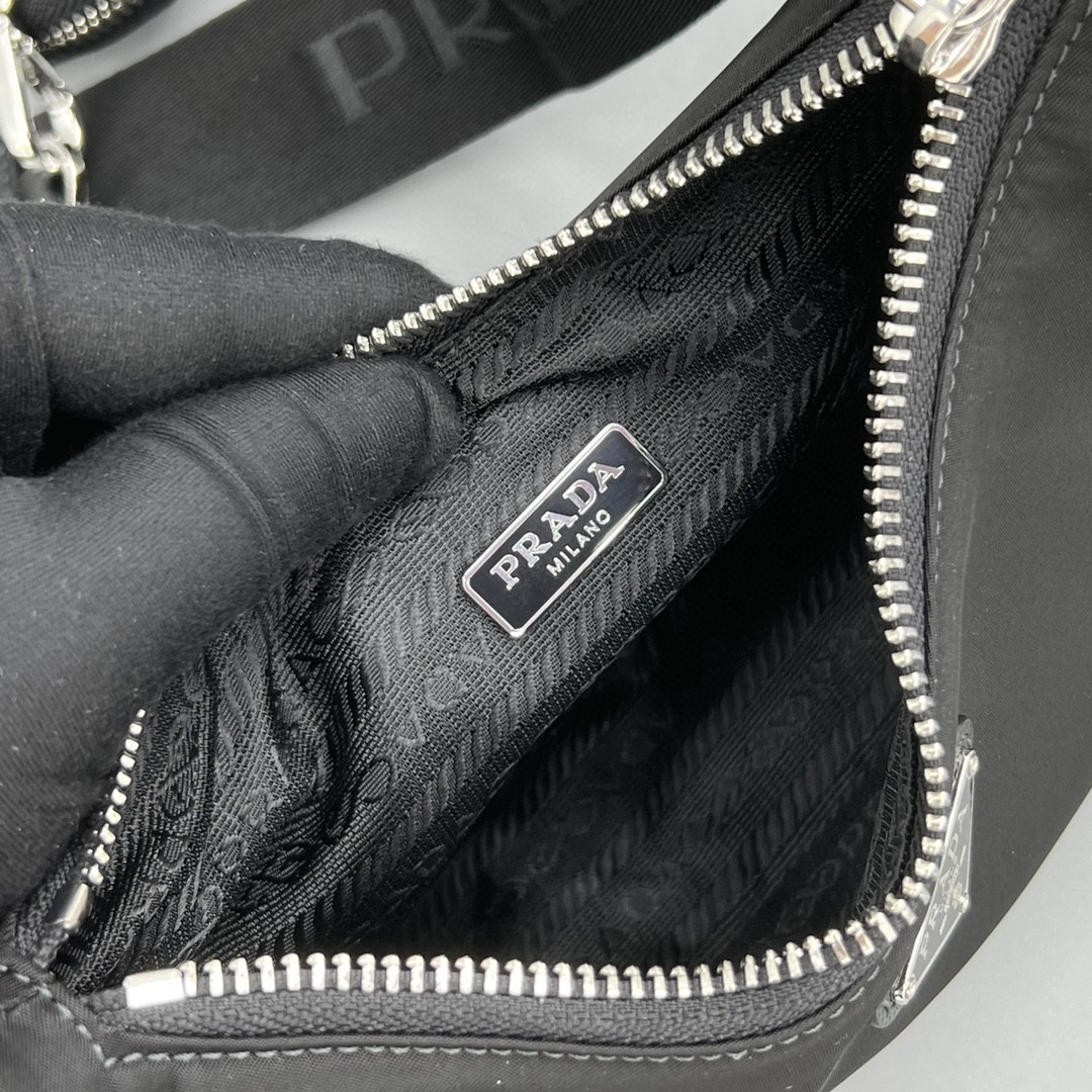 Pra*a Re-Edition 2005 Saffiano Shoulder Bag Black Silver Hardware For Women, Women’s Bags 9.4in/24cm