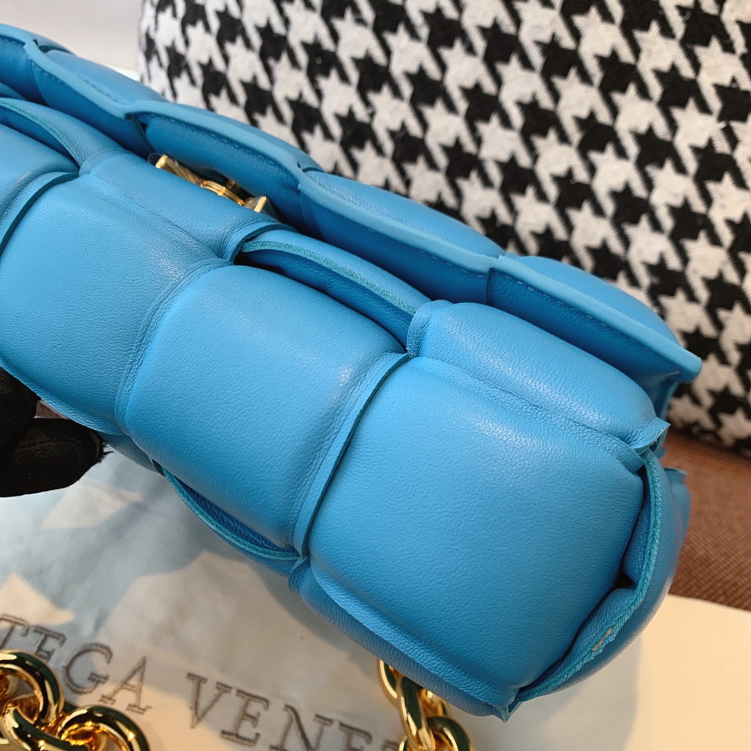 B0tt*ga Ven*ta Chain Cassette Blue, For Women, Women’s Bags 10.2in/26cm