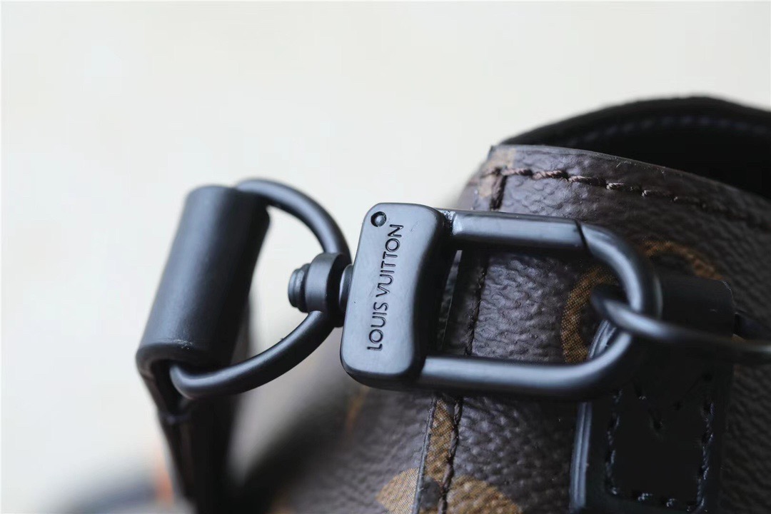 L0vis Vvtt0n S-Lock Vertical Wearable Wallet Monogram Macassar Black For Men, Men’s Bags, Shoulder And Crossbody Bags 7.5in/19cm LV M81522