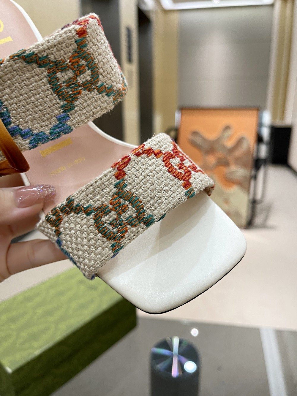 Gvc*1 Women’s Sandal With Bamboo Buckle White For Women GG