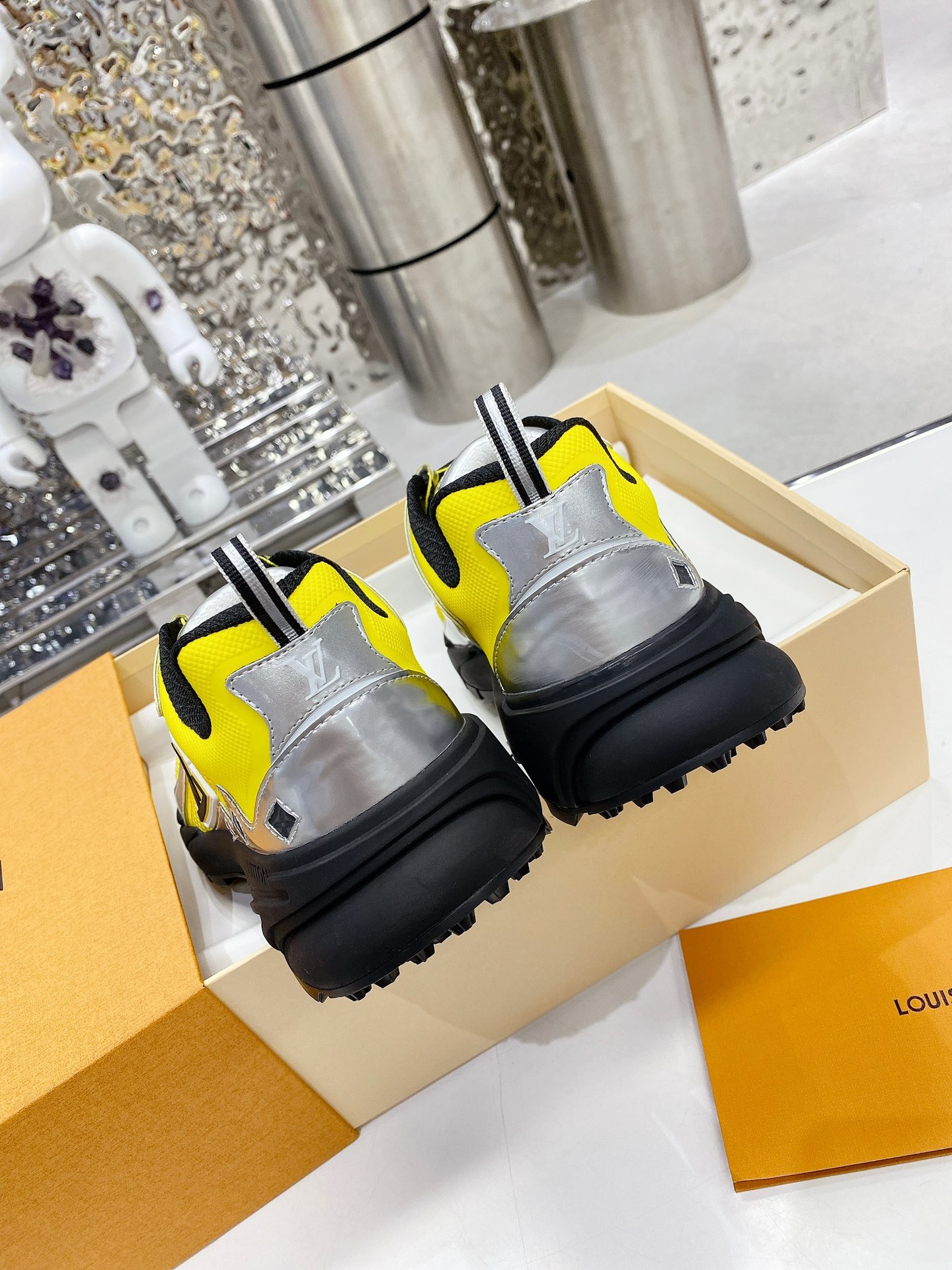 L0vis Vvtt0n Men’s LV Runner Tatic Sneaker Yellow For Men LV
