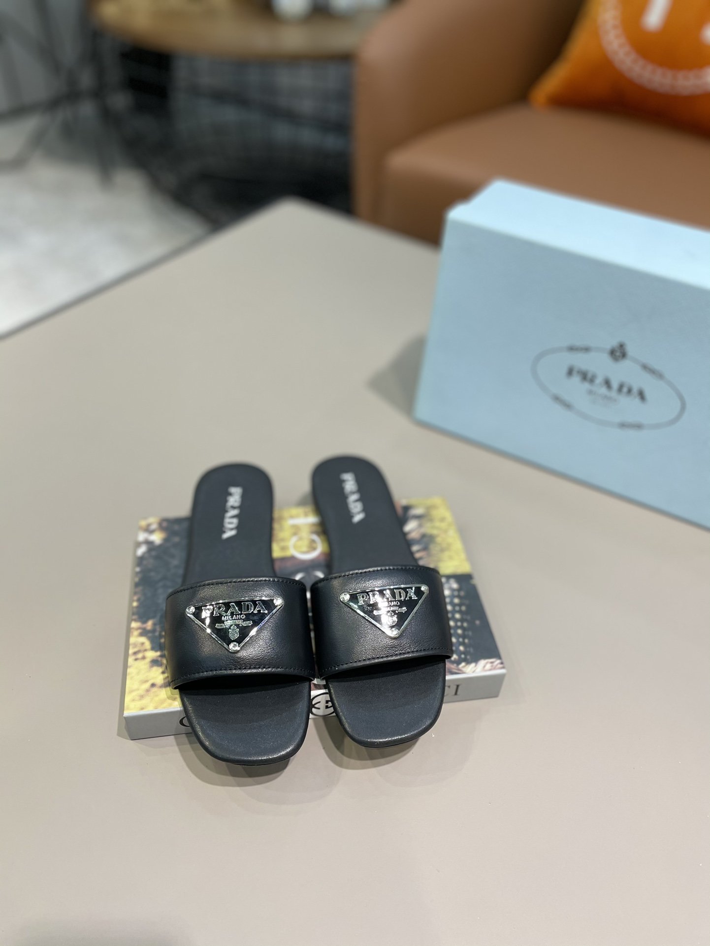 Pra*a Saffiano Slides Black For Women 0.4in/10mm PRD 1XX627_053_F0002_F_010