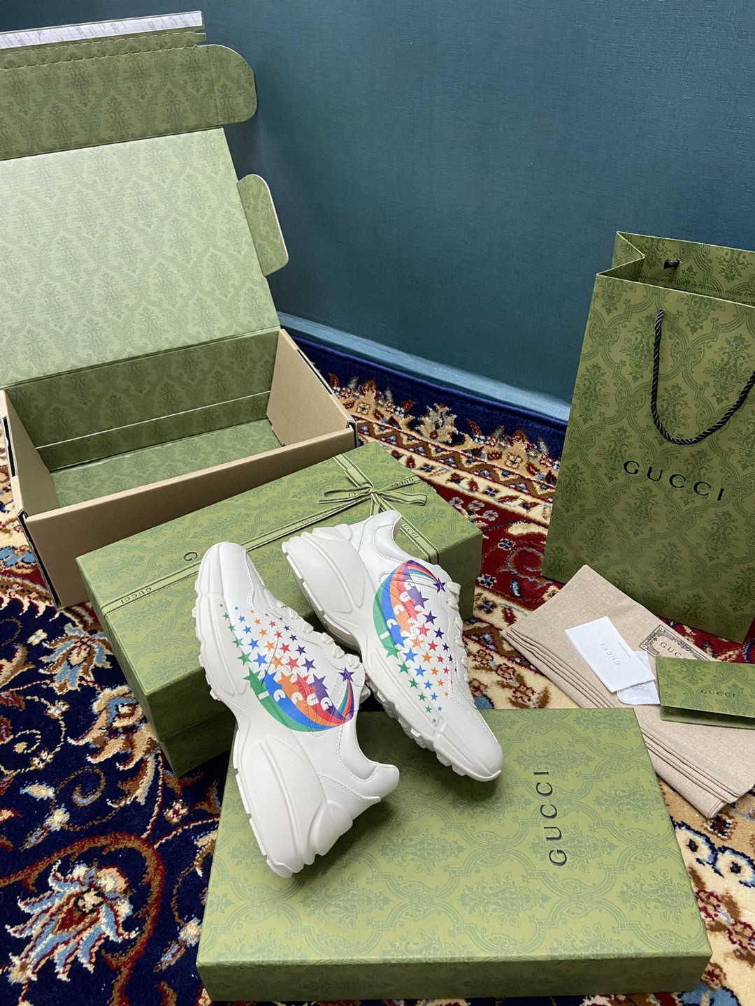 Gvc*1 Men’s Rhyton Sneakers With Gvc*1 Stars White Ivory For Men ‎684899