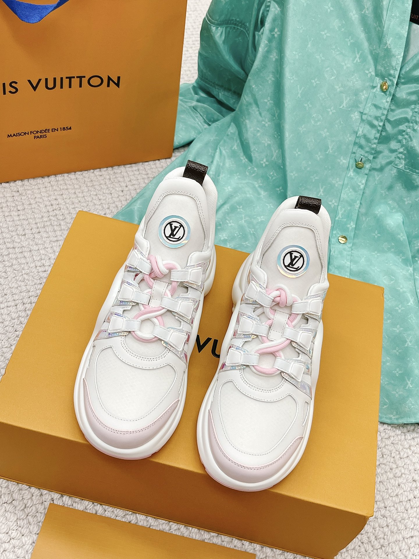 L0vis Vvtt0n Women’s LV Archlight Sneaker Pink For Women LV