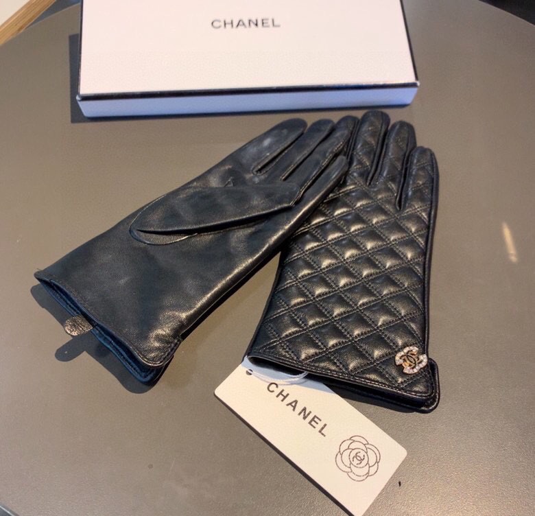 Ch**el Gloves In Black