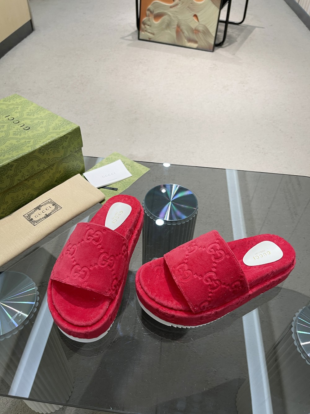 Gvc*1 Women’s GG Platform Sandal Red For Women GG