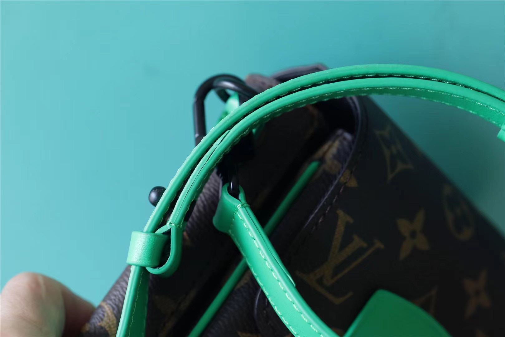 L0vis Vvtt0n S-Lock Vertical Wearable Wallet Monogram Macassar Green For Men, Men’s Bags, Shoulder And Crossbody Bags 7.5in/19cm LV