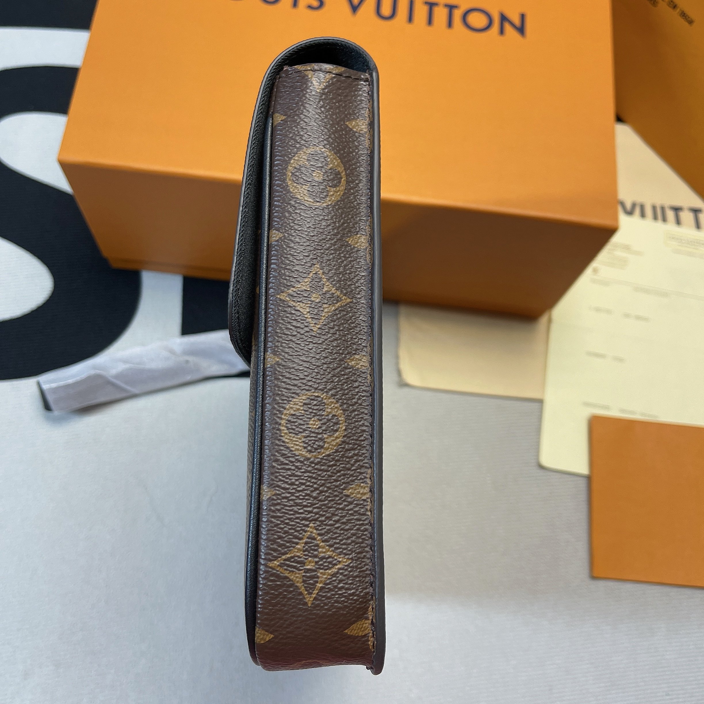 L0vis Vvtt0n S Lock A4 Pouch Monogram Macassar Canvas For Men, Men’s Bags, Shoulder And Crossbody Bags 10.6in/27cm LV M80560