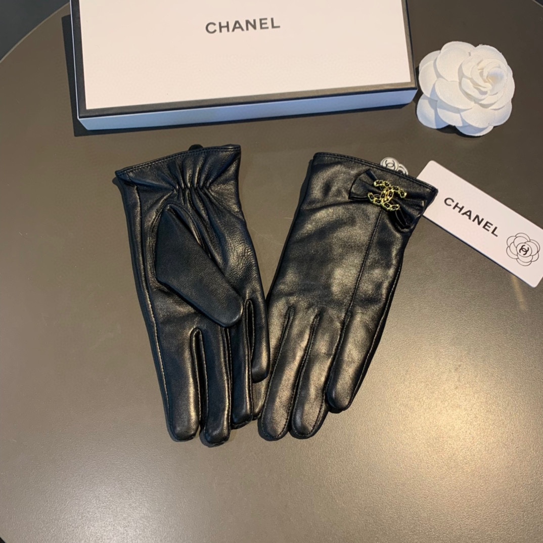Ch**el Gloves In Black