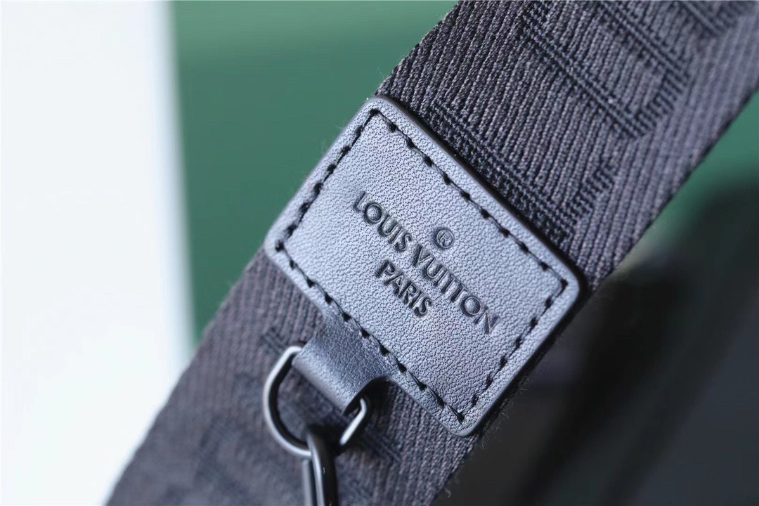 L0vis Vvtt0n Messenger Voyage Aerogram Black For Men, Men’s Bags, Shoulder And Crossbody Bags 11in/28cm LV M59329