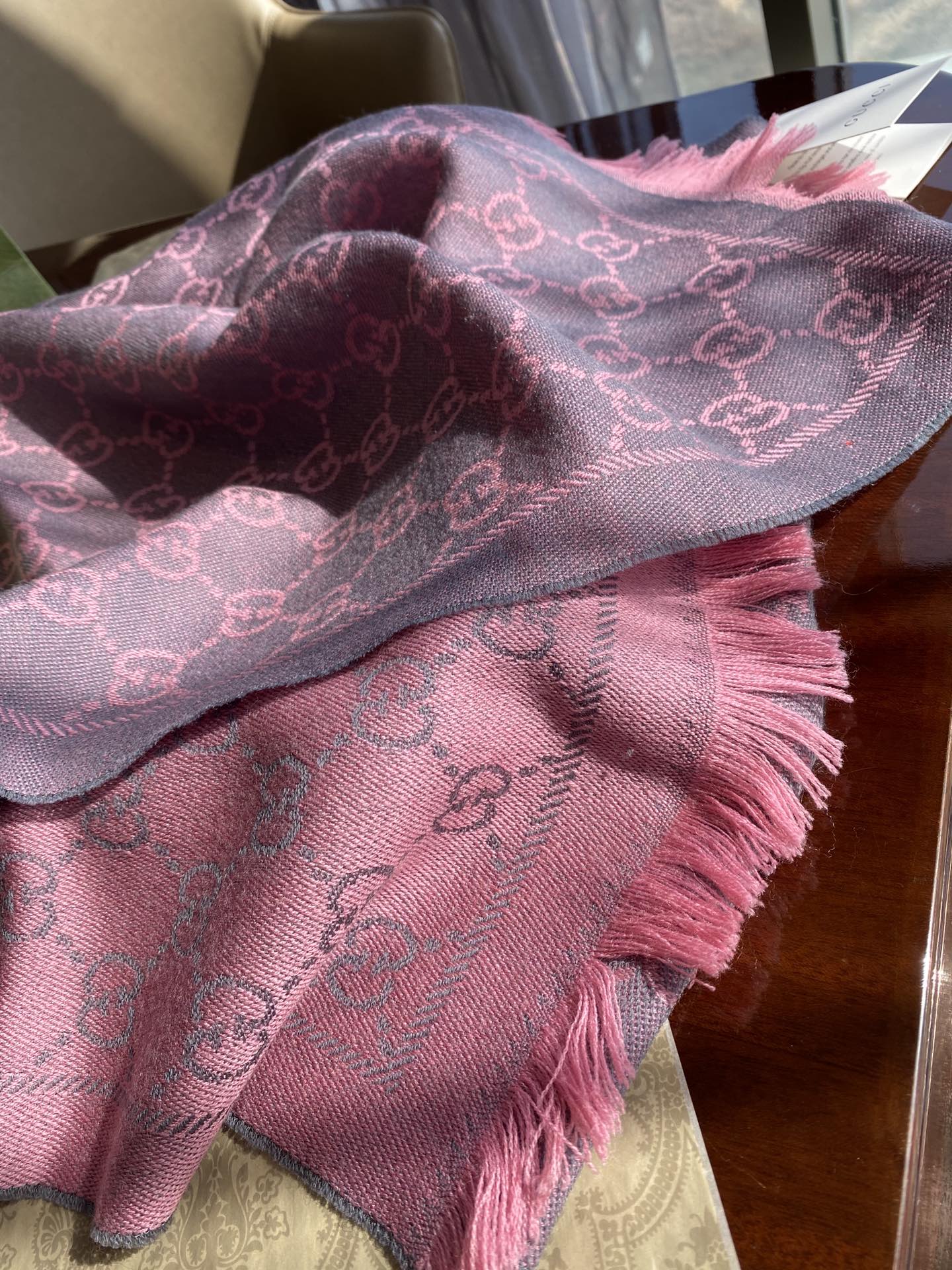 Gvc*1 GG Lamé Lacquard Stole Scarf Pink 71in/180cm