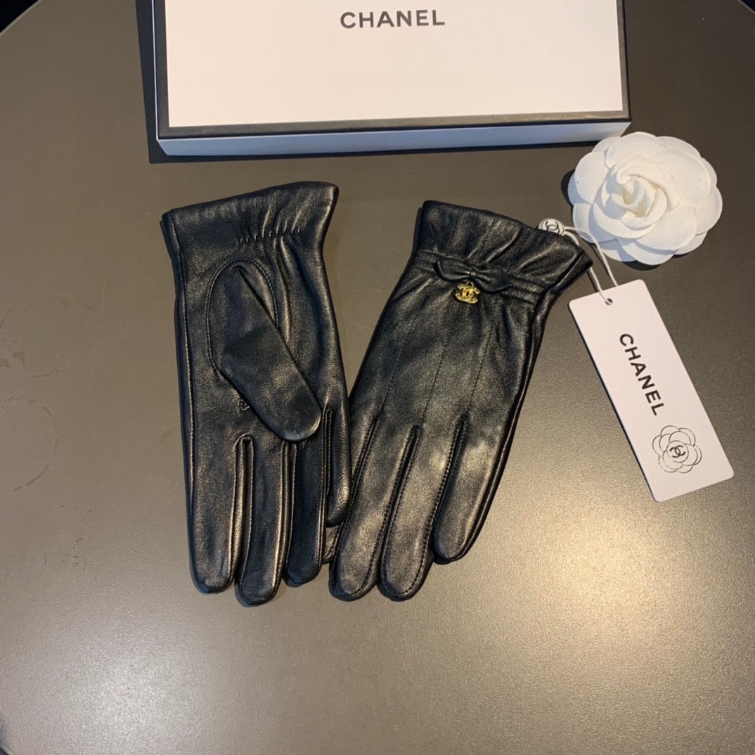 Ch**el Gloves In Black