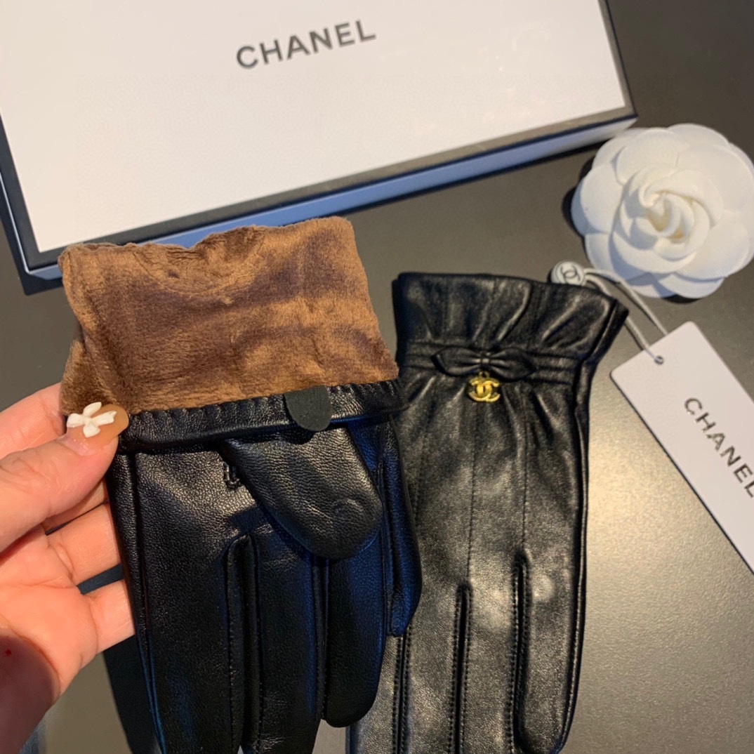 Ch**el Gloves In Black