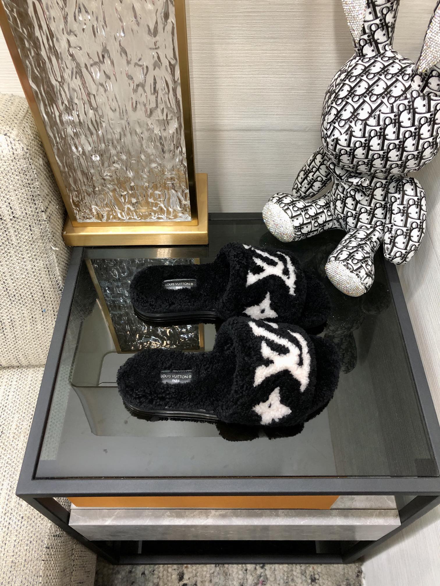 L0vis Vvtt0n Women’s Magnetic Flat Mule Black For Women LV