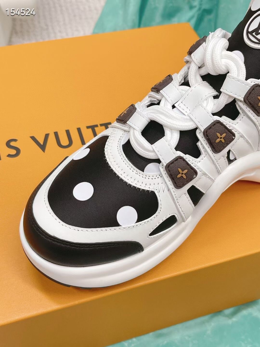 L0vis Vvtt0n Women’s LV Archlight Sneaker Black For Women LV
