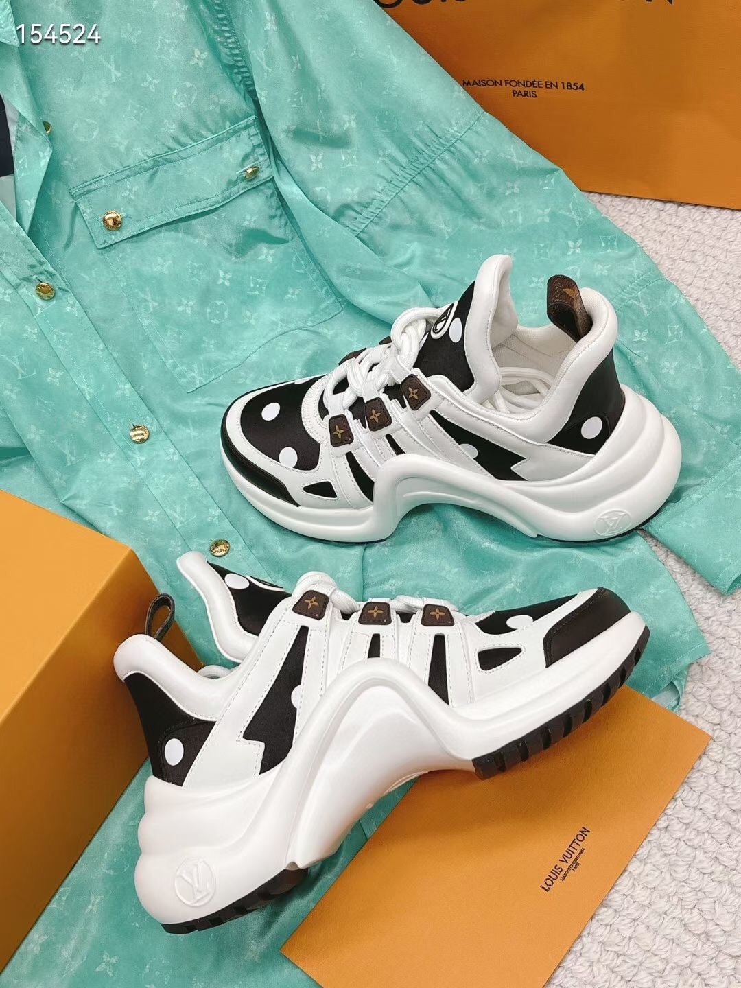 L0vis Vvtt0n Women’s LV Archlight Sneaker Black For Women LV