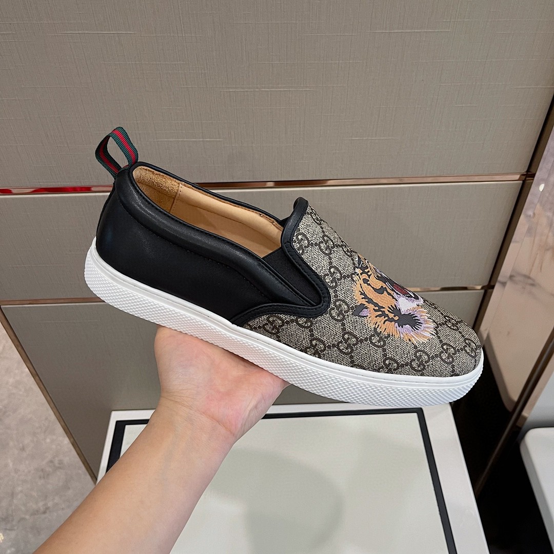 Gvc*1 Men’s GG Svp*me Slip-On With Tiger Black And Gray For Men 456202 K5Z30 8979