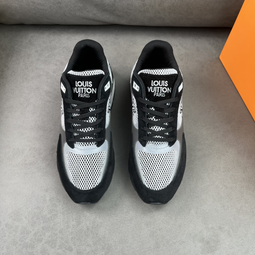 L0vis Vvtt0n Run Away Sneaker Black For Men LV 1A9J17