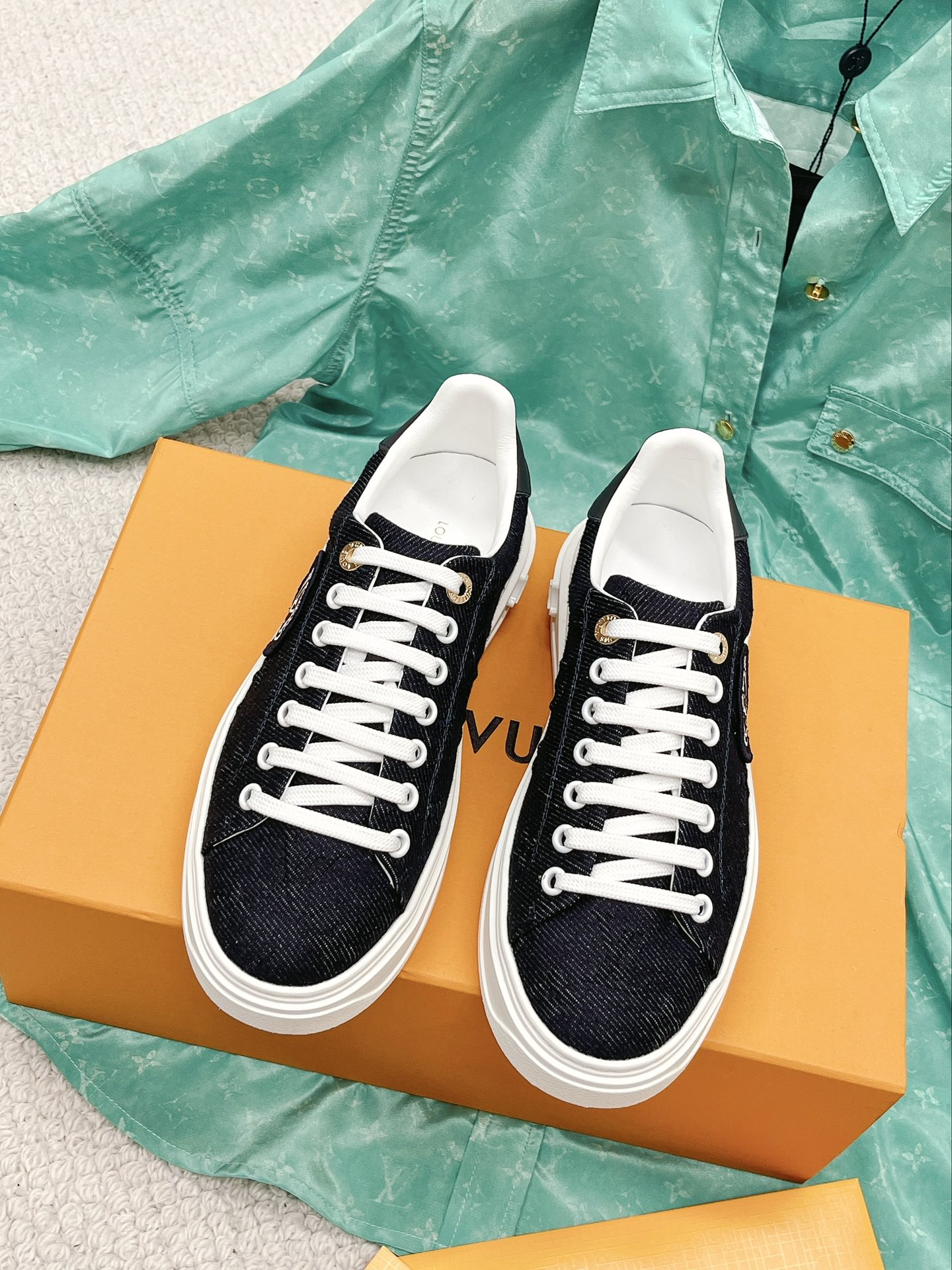 L0vis Vvtt0n Women’s Time Out Sneaker Blue For Women LV 1AADMG