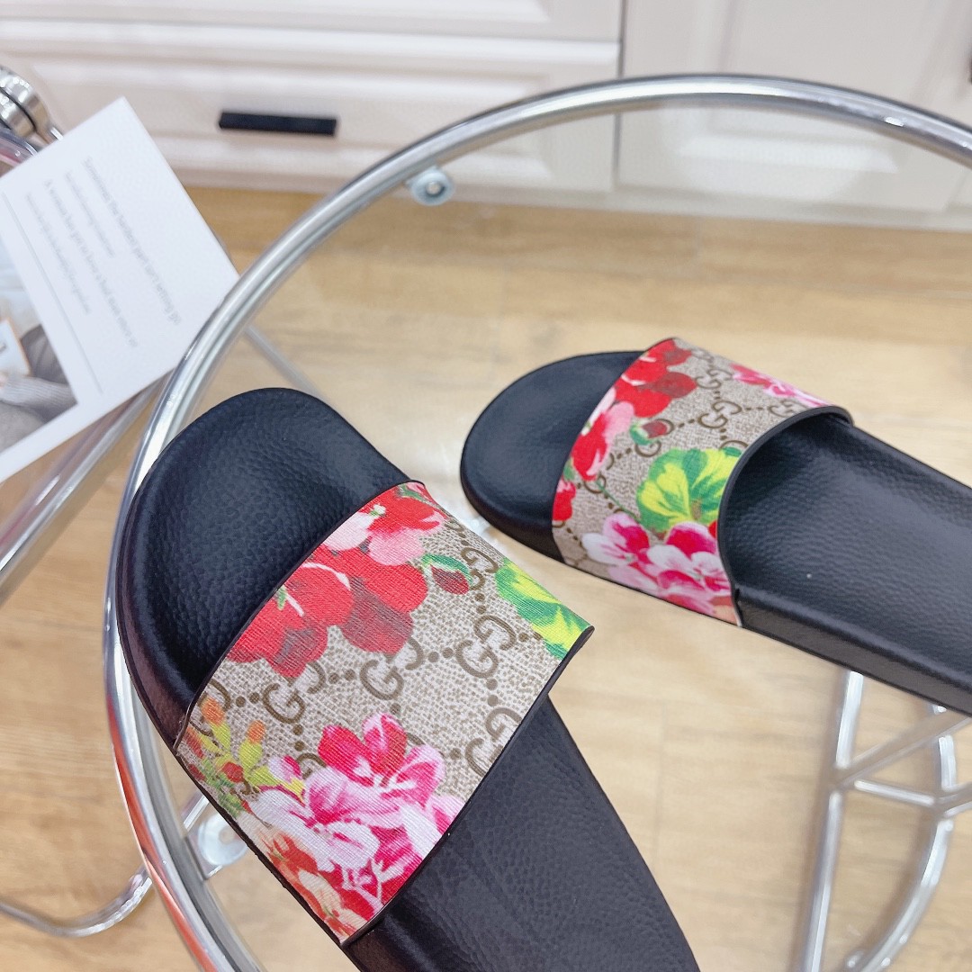 Gvc*1 Men’s Slides Bloom Print Red For Men 408508 G2200 8919