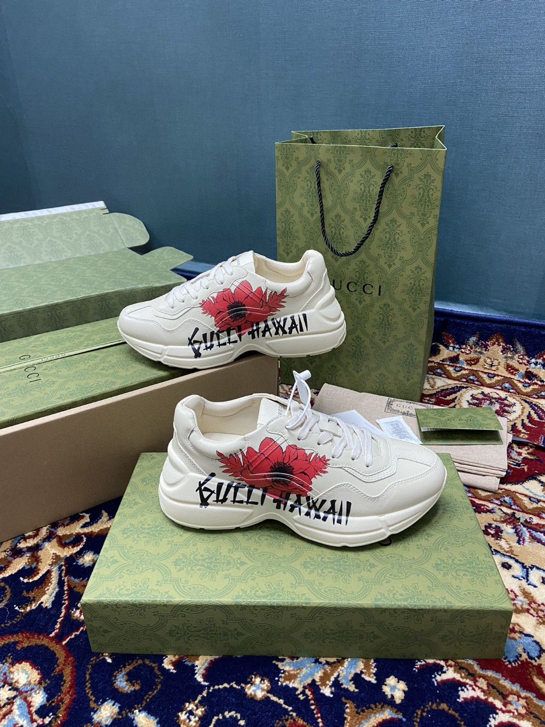 Gvc*1 Women’s Rhyton Sneakers With Gvc*1 Hawaii Poppy Print White Ivory For Women 631708-DRW00-9522