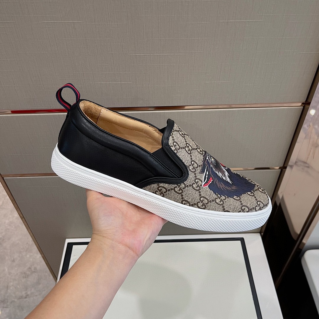 Gvc*1 Men’s GG Svp*me Slip-On With Wolf Printed Black And Gray For Men 497105 9JB10 8960