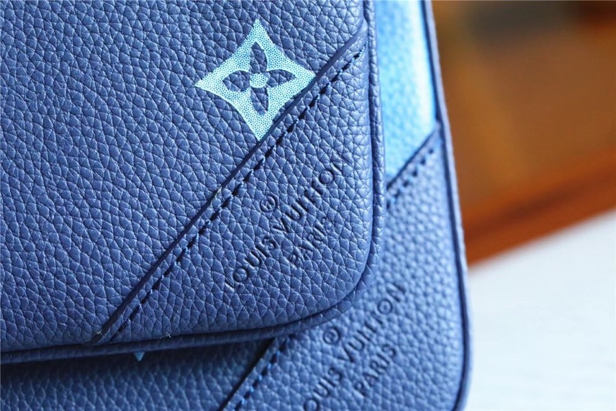 L0vis Vvtt0n Trio Messenger Ink Watercolor Blue For Men, Men’s Bags, Shoulder And Crossbody Bags 9.5in/25cm LV M57840