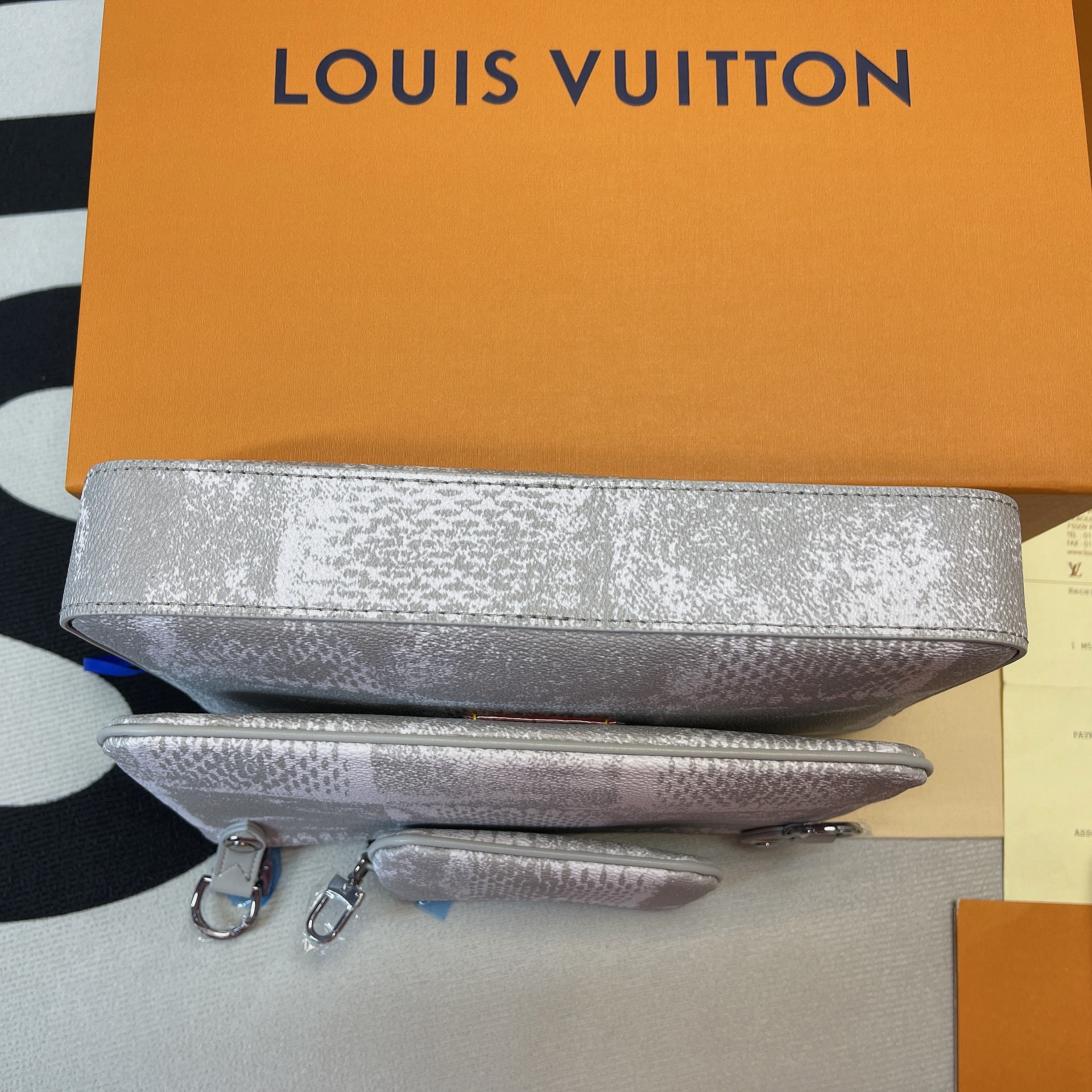 L0vis Vvtt0n Trio Messenger Damier Salt Gray For Men, Men’s Bags, Shoulder And Crossbody Bags 9.5in/25cm LV N50068